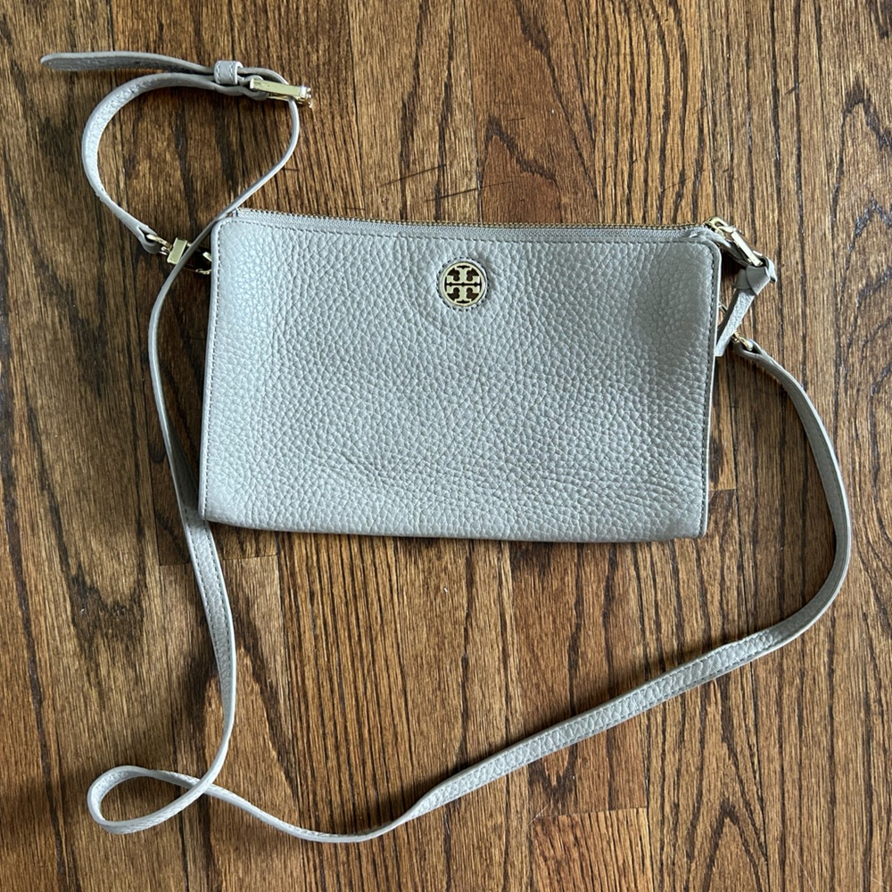 Tory Burch Pebbled Leather Crossbody in Light Gray